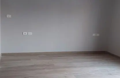 Apartment - 3 Bedrooms - 3 Bathrooms for rent in Village West - Sheikh Zayed Compounds - Sheikh Zayed City - Giza