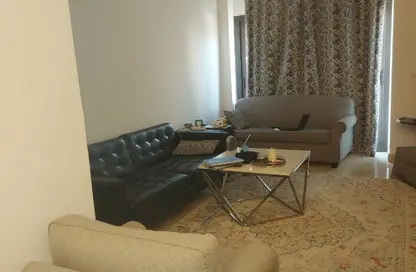 شقة - 3 غرف نوم - 2 حمامات للايجار في مون ريزيدنس - فيفث سكوير - التجمع الخامس - مدينة القاهرة الجديدة - القاهرة