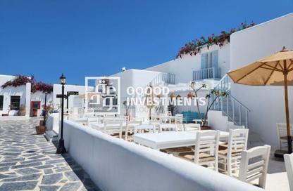 Chalet - 2 Bedrooms - 2 Bathrooms for sale in Mountain View - Ras Al Hekma - North Coast