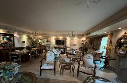 Apartment - 3 Bedrooms - 3 Bathrooms for sale in Al Kifah St. - 1st Zone - Nasr City - Cairo