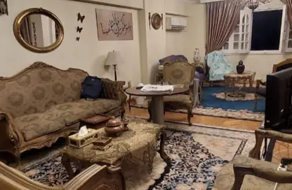 شقة - 3 غرف نوم - 2 حمامات للبيع في شارع محمد كامل الحاروني - المنطقة السادسة - مدينة نصر - القاهرة