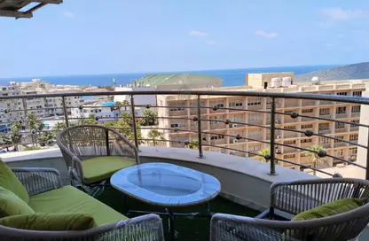 شقة - 3 غرف نوم - 2 حمامات للايجار في طريق الجيش - الأزاريطة - حي وسط - الاسكندرية