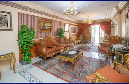Apartment - 5 Bedrooms - 2 Bathrooms for sale in Abd Al Aziz Fahmy St. - Bolkly - Hay Sharq - Alexandria