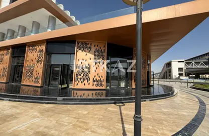 محل تجاري - استوديو - 1 حمام للايجار في وان بيس - شارع التسعين الشمالي - التجمع الخامس - مدينة القاهرة الجديدة - القاهرة