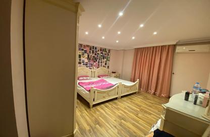 Apartment - 3 Bedrooms - 3 Bathrooms for sale in Mohammed Al Maqref St. - 6th Zone - Nasr City - Cairo