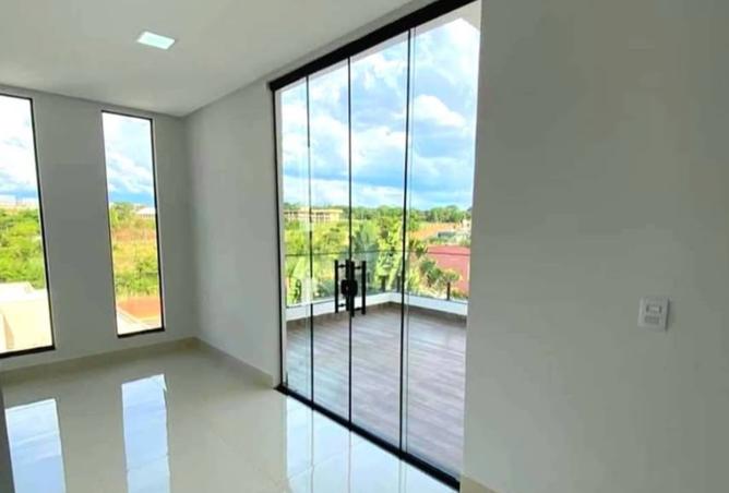 8222717 - Property Image 2