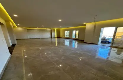 Apartment - 3 Bedrooms - 2 Bathrooms for rent in Al Gezira St. - South Investors Area - New Cairo City - Cairo