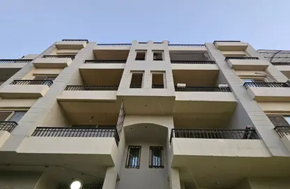 شقة - 3 غرف نوم - 2 حمامات للبيع في المنطقة الثانية - مدينة الشروق - القاهرة