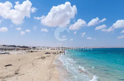 فيلا - 3 غرف نوم - 4 حمامات للبيع في رملة ليك سايد - قسم الضبعة - الساحل الشمالي