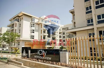 Apartment - 3 Bedrooms - 2 Bathrooms for sale in Mountain View iCity - 5th Settlement Compounds - The 5th Settlement - New Cairo City - Cairo