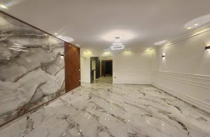 Apartment - 3 Bedrooms - 3 Bathrooms for sale in Morad  St. - Giza District - Ganoub El Giza - Giza