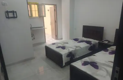 طابق كامل - 5 غرف نوم - 5 حمامات للبيع في متفرع من شارع الكفراوي - الحي الثاني - مدينة 6 أكتوبر - الجيزة