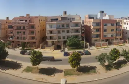 شقة - 3 غرف نوم - 3 حمامات للبيع في المنطقة السادسة شرق - مدينة الشروق - القاهرة