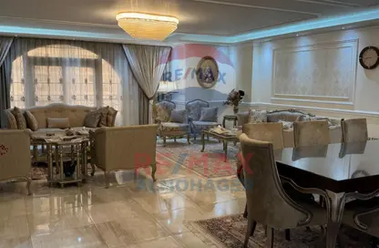 Apartment - 3 Bedrooms - 2 Bathrooms for sale in Mohandessin - Giza