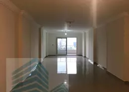 شقة - 3 غرف نوم - 3 حمامات للايجار في شارع رشدي - رشدي - حي شرق - الاسكندرية