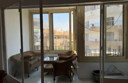 Apartment - 2 Bedrooms - 1 Bathroom for sale in Mohamed Maraashly St. - Zamalek - Cairo