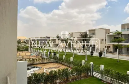 تاون هاوس - 3 غرف نوم - 4 حمامات للبيع في ساحة الفيلا - فيفث سكوير - التجمع الخامس - مدينة القاهرة الجديدة - القاهرة