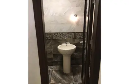 شقة - 3 غرف نوم - 2 حمامات للبيع في شارع شهاب - المهندسين - الجيزة