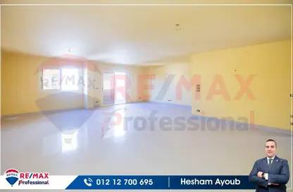 Apartment - 3 Bedrooms - 3 Bathrooms for sale in Kafr Abdo St. - Kafr Abdo - Roushdy - Hay Sharq - Alexandria