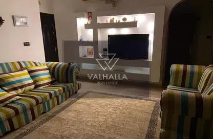 شقة - 2 غرف نوم - 2 حمامات للايجار في شارع البرازيل - الزمالك - القاهرة