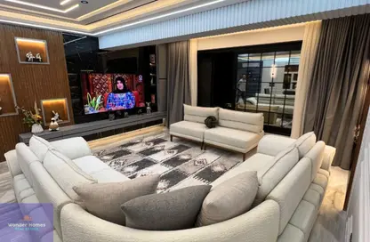 Apartment - 3 Bedrooms - 2 Bathrooms for sale in Sarayat Al Maadi - Hay El Maadi - Cairo