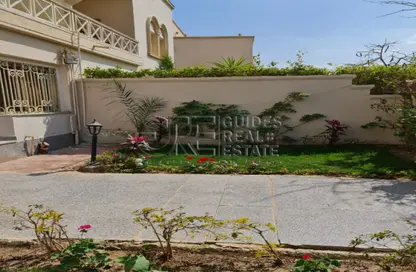 منزل مزدوج - 5 غرف نوم - 4 حمامات للايجار في شارع 10 - جرينز - الحي السادس - الشيخ زايد - الجيزة
