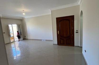 Apartment - 3 Bedrooms - 3 Bathrooms for rent in Al Yasmeen Square - El Yasmeen - New Cairo City - Cairo