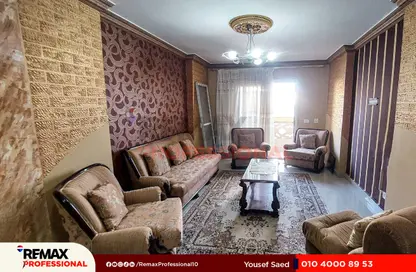 Apartment - 2 Bedrooms - 1 Bathroom for rent in Haddad St. - Camp Chezar - Hay Wasat - Alexandria