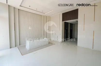 Office Space - Studio - 1 Bathroom for sale in Golden Gate - South Teseen St. - The 5th Settlement - New Cairo City - Cairo Office Space - Studio - 1 Bathroom for sale in Golden Gate - South Teseen St. - The 5th Settlement - New Cairo City - Cairo