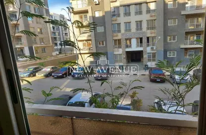 Apartment - 3 Bedrooms - 2 Bathrooms for sale in Al Andalus District - New Cairo City - Cairo