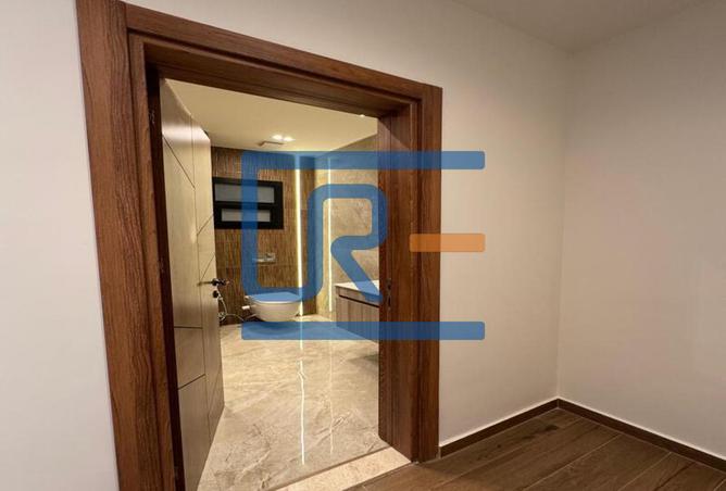 8243433 - Property Image 3