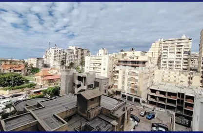 Apartment - 2 Bedrooms - 1 Bathroom for sale in Ahmed Yehia St. - Glim - Hay Sharq - Alexandria