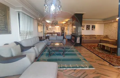 شقة - 3 غرف نوم - 4 حمامات للايجار في لوران - حي شرق - الاسكندرية