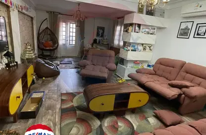 Apartment - 3 Bedrooms - 2 Bathrooms for sale in Sidi Beshr Mosque St. - Sidi Beshr - Hay Awal El Montazah - Alexandria