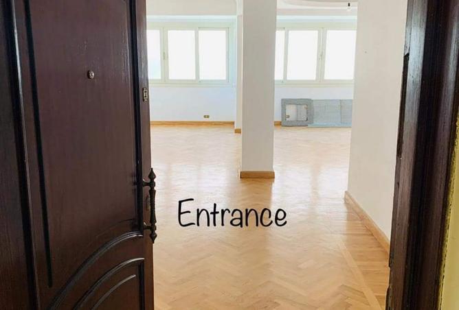 8033282 - Property Image 2