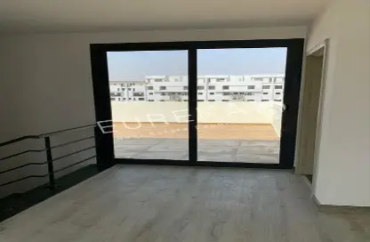 تاون هاوس - 3 غرف نوم - 4 حمامات للبيع في كمبوند البروج - كمبوندات الشروق - مدينة الشروق - القاهرة