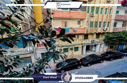 Apartment - 2 Bedrooms - 1 Bathroom for sale in Zezenia - Hay Sharq - Alexandria