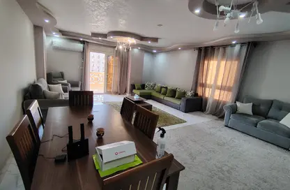 Apartment - 3 Bedrooms - 2 Bathrooms for rent in Zahraa El Maadi - Hay El Maadi - Cairo