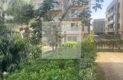 Apartment - 3 Bedrooms - 3 Bathrooms for sale in Galleria Moon Valley - South Investors Area - New Cairo City - Cairo