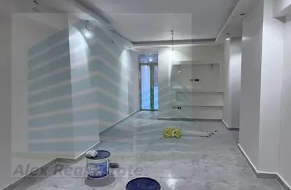 Office Space - Studio - 1 Bathroom for rent in Moharam Bek St. - Moharam Bek - Hay Wasat - Alexandria