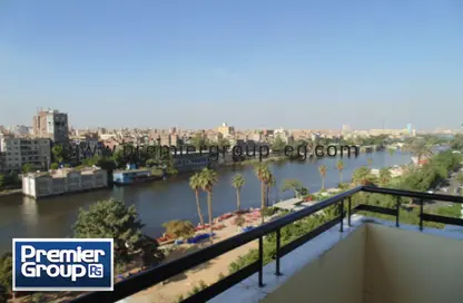 شقة - 4 غرف نوم - 3 حمامات للايجار في شارع ابو الفدا - الزمالك - القاهرة