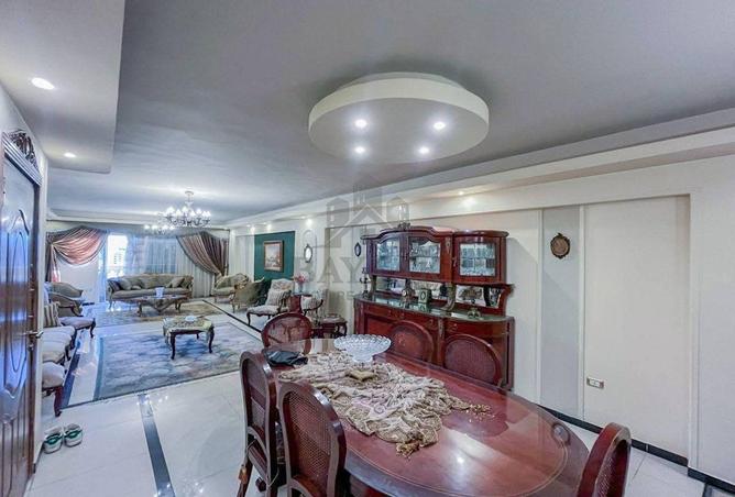 8033422 - Property Image 2