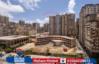 Apartment - 3 Bedrooms - 2 Bathrooms for sale in Mahmoud Al Essawy St. - Sidi Beshr - Hay Awal El Montazah - Alexandria