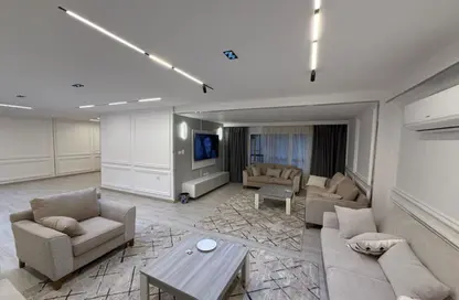 Apartment - 4 Bedrooms - 3 Bathrooms for sale in Gameat Al Dewal Al Arabeya St. - Mohandessin - Giza