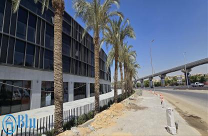 Office Space - Studio - 2 Bathrooms for rent in Lake View Residence - 5th Settlement Compounds - The 5th Settlement - New Cairo City - Cairo