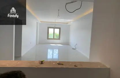 Apartment - 3 Bedrooms - 2 Bathrooms for sale in Galleria Moon Valley - South Investors Area - New Cairo City - Cairo