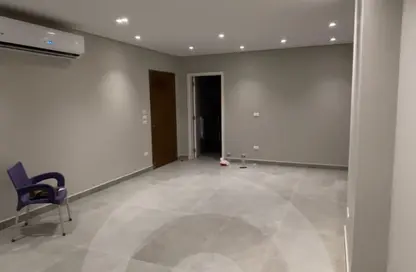 شقة - 3 غرف نوم - 3 حمامات للايجار في فيلدج ويست - كمبوندات الشيخ زايد - الشيخ زايد - الجيزة