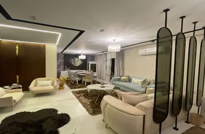 شقة - 3 غرف نوم - 3 حمامات للايجار في أكتوبر بلازا - كمبوندات 6 أكتوبر - مدينة 6 أكتوبر - الجيزة