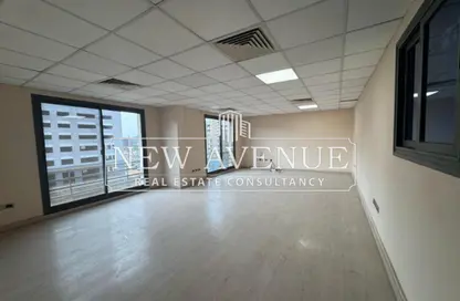 Office Space - Studio - 3 Bathrooms for sale in The Waterway View - 90 Street - The 5th Settlement - New Cairo City - Cairo