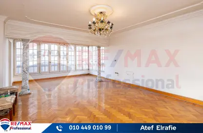 شقة - 3 غرف نوم - 2 حمامات للبيع في شارع المعسكر الرومانى - رشدي - حي شرق - الاسكندرية